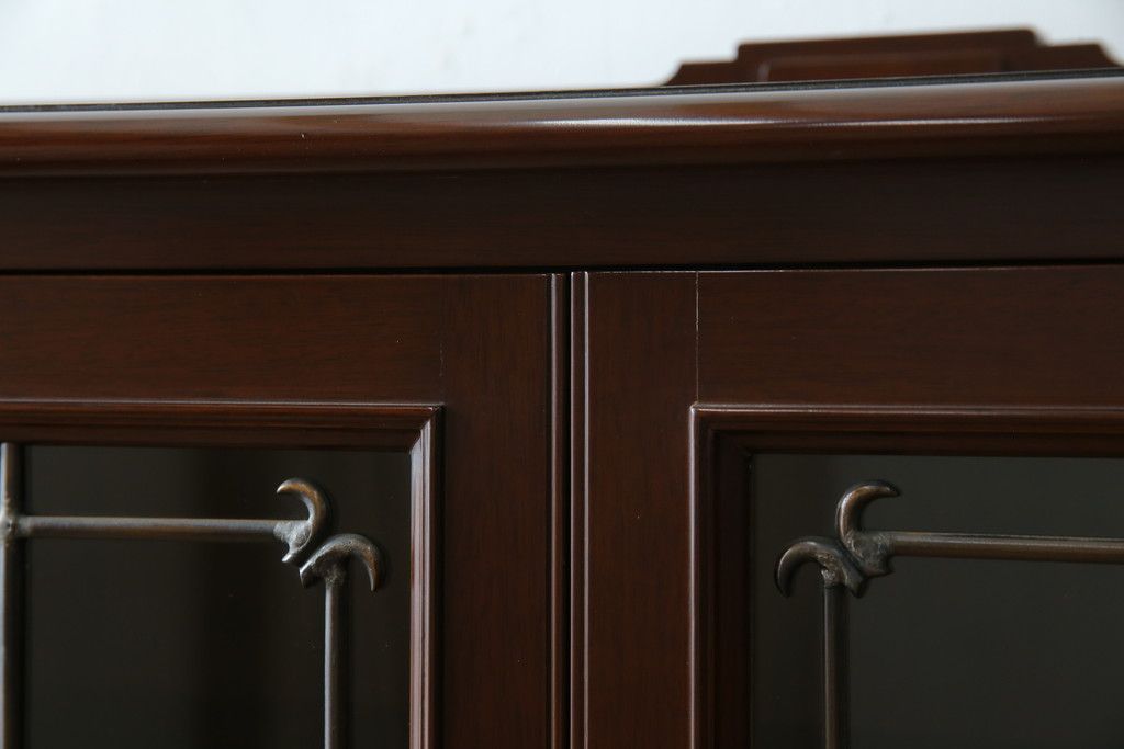 中古　美品　神戸元町欧風家具メープル不二屋製　マホガニー材の高級キャビネット(収納棚、戸棚、サイドキャビネット、飾り棚、本箱、ブックケース)(R-083272)