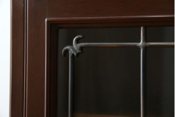 中古　美品　神戸元町欧風家具メープル不二屋製　マホガニー材の高級キャビネット(収納棚、戸棚、サイドキャビネット、飾り棚、本箱、ブックケース)(R-083272)