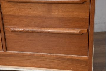 デンマークビンテージ　希少モデル　家具ブランド　DENKA(デンカ)　チーク材　シリンダートップ　引き出し天板付き　洗練されたデザインで空間を美しく整えるライティングビューロー(机、デスク、在宅用、在宅ワーク用、ワークデスク、引き出し、ヴィンテージ)(R-083273)