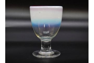 当時物　大正〜昭和初期　棗型(なつめ形)　赤縁　緑縁　乳白ぼかし　空間のアクセントになる氷コップ3点セット(ベル型?、吹きガラス、硝子、グラス、和ガラス)(R-083278)