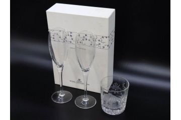 デンマーク　ROYAL COPENHAGEN(ロイヤルコペンハーゲン)　シャンパングラス/MEISSEN(マイセン)　マイセンクリスタル　ブルーオニオン　ロックグラス　繊細なデザインに気品を感じるグラス3点セット(タンブラー、オールドファッション、ワイン、コップ、北欧、共箱付き)(R-083281)