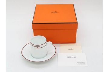 フランス　HERMES(エルメス)　リズム　洗練されたデザインが魅力のコーヒーカップ&ソーサー2客セット(C&S、金彩、碗皿、洋食器、共箱付)(R-083283)