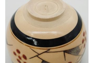 十六代 永楽善五郎　色絵　早春　茶道具　約12cm　4寸　静謐な美しさを感じさせる茶碗(梅、金彩、抹茶碗、茶器、茶陶、裏印、和食器、共箱付、四寸)(R-083284)