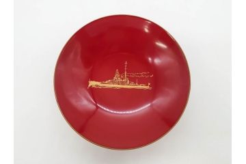 昭和17年　大東亜戦争記念　軍艦　金剛　軍猪口　歴史を感じる盃(金彩、戦盃、兵隊杯、軍杯、漆器、漆芸、酒器、和食器、外箱付)(R-083286)