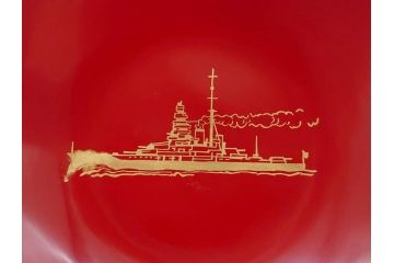 昭和17年　大東亜戦争記念　軍艦　金剛　軍猪口　歴史を感じる盃(金彩、戦盃、兵隊杯、軍杯、漆器、漆芸、酒器、和食器、外箱付)(R-083286)