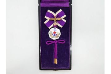 愛國婦人會　特別有功章　勲章(愛国婦人会、ケース付)(R-083287)