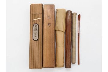 時代物　山田宗偏　妹背山　茶道具　奥深い魅力を持つ竹茶杓・共筒セット(共箱付、外箱付)(R-083289)