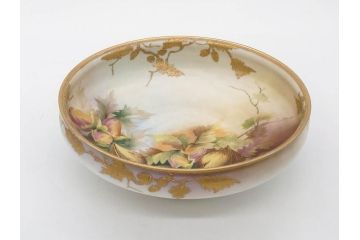 明治〜大正期　オールドノリタケ　NORITAKE　木の実　金彩　金盛　ハンドペイント　自然モチーフが繊細な筆致と豊かな色彩で描かれた優雅な雰囲気のボウル(深皿、鉢、プレート、洋食器)(R-083291)