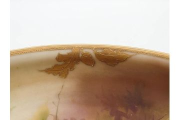 明治〜大正期　オールドノリタケ　NORITAKE　木の実　金彩　金盛　ハンドペイント　自然モチーフが繊細な筆致と豊かな色彩で描かれた優雅な雰囲気のボウル(深皿、鉢、プレート、洋食器)(R-083291)