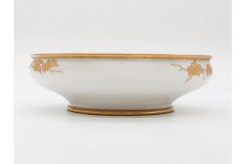 明治〜大正期　オールドノリタケ　NORITAKE　木の実　金彩　金盛　ハンドペイント　自然モチーフが繊細な筆致と豊かな色彩で描かれた優雅な雰囲気のボウル(深皿、鉢、プレート、洋食器)(R-083291)