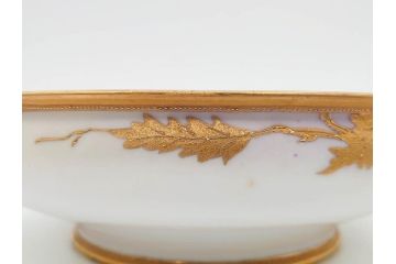 明治〜大正期　オールドノリタケ　NORITAKE　木の実　金彩　金盛　ハンドペイント　自然モチーフが繊細な筆致と豊かな色彩で描かれた優雅な雰囲気のボウル(深皿、鉢、プレート、洋食器)(R-083291)