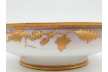 明治〜大正期　オールドノリタケ　NORITAKE　木の実　金彩　金盛　ハンドペイント　自然モチーフが繊細な筆致と豊かな色彩で描かれた優雅な雰囲気のボウル(深皿、鉢、プレート、洋食器)(R-083291)