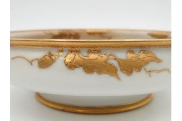明治〜大正期　オールドノリタケ　NORITAKE　木の実　金彩　金盛　ハンドペイント　自然モチーフが繊細な筆致と豊かな色彩で描かれた優雅な雰囲気のボウル(深皿、鉢、プレート、洋食器)(R-083291)