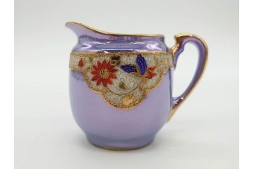 大正〜昭和初期　オールドノリタケ　NORITAKE　ラスター彩　金彩　金盛　花蝶　美しい光沢がテーブルを華やかに彩るデミタスコーヒーセット(キャビネット、ティー、ポット、クリーマー、シュガーポット、カップ&ソーサー、C&S、洋食器)(R-083292)