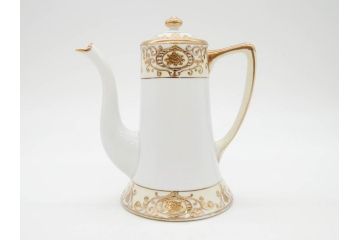 大正〜昭和初期　オールドノリタケ　NORITAKE　意匠登録　金彩　金盛　No.175　ハンドペイント　上品で華やかな佇まいのコーヒーポット・カップ&ソーサー・ソルト&ペッパーシェーカー・プレート2枚セット(デミタス、オーバル、深皿、C&S、洋食器)(R-083293)