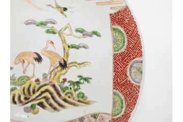 江戸期　古伊万里　色絵　染付　金彩　鶴松図　約46cm　1尺5寸　緻密な絵付けに匠の美技を感じる大皿(山、風景、吉祥文様、和皿、和食器、尺皿、一尺五寸)(R-083297)