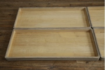 中古　高級品!!　特注デザイン　浮造り仕上げ　加藤隆康作　モダンな雰囲気漂う春日部総桐箪笥　(R-083302)