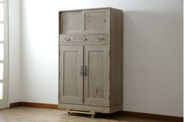 中古　高級品!!　特注デザイン　浮造り仕上げ　加藤隆康作　モダンな雰囲気漂う春日部総桐箪笥(並厚、四方丸、総桐たんす、衣装箪笥、収納箪笥、着物箪笥、引き出し、和箪笥)(R-083302)