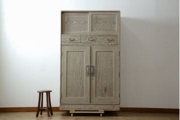 中古　高級品!!　特注デザイン　浮造り仕上げ　加藤隆康作　モダンな雰囲気漂う春日部総桐箪笥(並厚、四方丸、総桐たんす、衣装箪笥、収納箪笥、着物箪笥、引き出し、和箪笥)(R-083302)