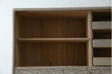 中古　高級品!!　特注デザイン　浮造り仕上げ　加藤隆康作　モダンな雰囲気漂う春日部総桐箪笥(並厚、四方丸、総桐たんす、衣装箪笥、収納箪笥、着物箪笥、引き出し、和箪笥)(R-083302)