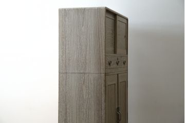 中古　高級品!!　特注デザイン　浮造り仕上げ　加藤隆康作　モダンな雰囲気漂う春日部総桐箪笥(並厚、四方丸、総桐たんす、衣装箪笥、収納箪笥、着物箪笥、引き出し、和箪笥)(R-083302)