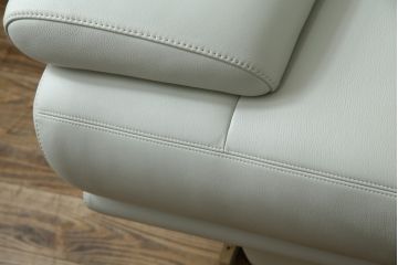 中古　超美品!!　カリモク家具(karimoku)　domani(ドマーニ)　Excel-Life(エクセルライフ)　本革(レザー)　上品でモダンなデザインの2人掛けソファ(2P、ラブソファ)(定価約82万円)(R-083303)