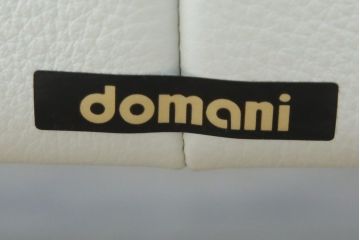 中古　超美品!!　カリモク家具(karimoku)　domani(ドマーニ)　Excel-Life(エクセルライフ)　本革(レザー)　上品でモダンなデザインの2人掛けソファ(2P、ラブソファ)(定価約82万円)(R-083303)