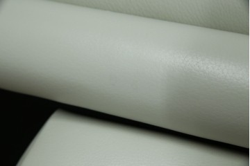 中古　超美品!!　カリモク家具(karimoku)　domani(ドマーニ)　Excel-Life(エクセルライフ)　本革(レザー)　上品でモダンなデザインの2人掛けソファ　定価約82万円相当　(R-083303)