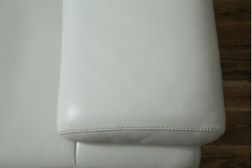 中古　超美品!!　カリモク家具(karimoku)　domani(ドマーニ)　Excel-Life(エクセルライフ)　本革(レザー)　上品でモダンなデザインの2人掛けソファ　定価約82万円相当　(R-083303)