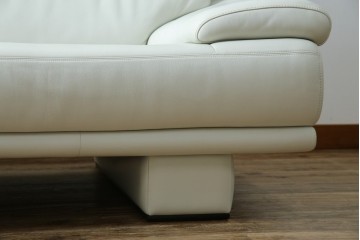 中古　超美品!!　カリモク家具(karimoku)　domani(ドマーニ)　Excel-Life(エクセルライフ)　本革(レザー)　上品でモダンなデザインの2人掛けソファ　定価約82万円相当　(R-083303)