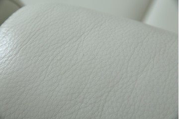 中古　超美品!!　カリモク家具(karimoku)　domani(ドマーニ)　Excel-Life(エクセルライフ)　本革(レザー)　上品でモダンなデザインの2人掛けソファ　定価約82万円相当　(R-083303)