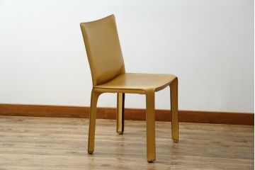 中古　美品　Cassina(カッシーナ)　412　CAB(キャブ)　MARIO BELLINI(マリオベリーニ)　シンプルモダンな空間づくりに活躍するアームレスチェア(ダイニングチェア、椅子、イス)(定価約24万円)(R-083305)