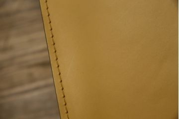 中古　美品　Cassina(カッシーナ)　412　CAB(キャブ)　MARIO BELLINI(マリオベリーニ)　シンプルモダンな空間づくりに活躍するアームレスチェア(ダイニングチェア、椅子、イス)(定価約24万円)(R-083305)