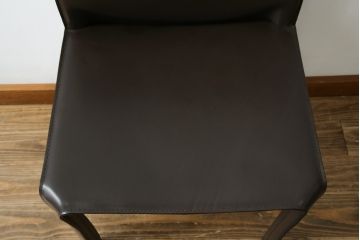 中古　Cassina(カッシーナ)　412　CAB(キャブ)　MARIO BELLINI(マリオベリーニ)　シンプルモダンな空間づくりに活躍するアームレスチェア(ダイニングチェア、椅子、イス)(定価約26万4千円)(R-083306)