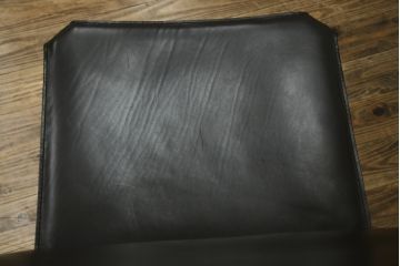 中古　Cassina(カッシーナ)　412　CAB(キャブ)　MARIO BELLINI(マリオベリーニ)　シンプルモダンな空間づくりに活躍するアームレスチェア(ダイニングチェア、椅子、イス)(定価約26万4千円)(R-083306)