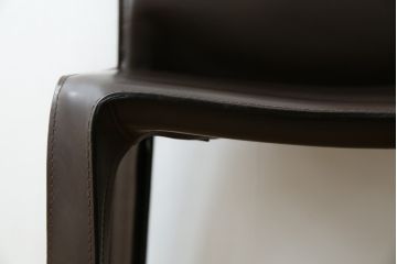 中古　Cassina(カッシーナ)　412　CAB(キャブ)　MARIO BELLINI(マリオベリーニ)　シンプルモダンな空間づくりに活躍するアームレスチェア(ダイニングチェア、椅子、イス)(定価約26万4千円)(R-083306)