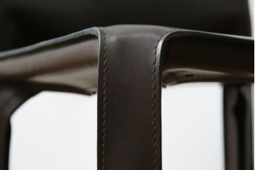 中古　Cassina(カッシーナ)　412　CAB(キャブ)　MARIO BELLINI(マリオベリーニ)　シンプルモダンな空間づくりに活躍するアームレスチェア(ダイニングチェア、椅子、イス)(定価約26万4千円)(R-083306)
