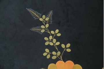 中古　民芸家具　高級品　総漆塗り　金彩秋草蒔絵　小振りサイズが珍しい!淑やかな佇まいの座卓(ローテーブル、センターテーブル、リビングテーブル)(R-083307)