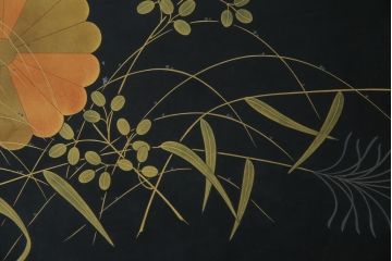 中古　民芸家具　高級品　総漆塗り　金彩秋草蒔絵　小振りサイズが珍しい!淑やかな佇まいの座卓(ローテーブル、センターテーブル、リビングテーブル)(R-083307)