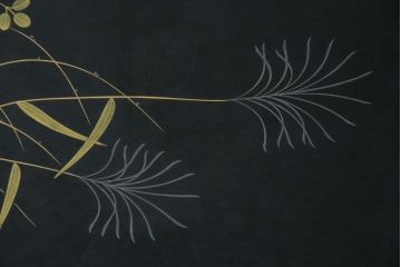 中古　民芸家具　高級品　総漆塗り　金彩秋草蒔絵　小振りサイズが珍しい!淑やかな佇まいの座卓(ローテーブル、センターテーブル、リビングテーブル)(R-083307)