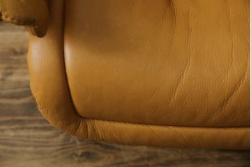 中古　EKORNES(エコーネス)　ロイヤルシリーズ　本革(レザー)　極上のくつろぎの時間を演出するストレスレスチェア+オットマンのセット(クラシックベース、アームチェア、リクライニングチェア、椅子、イス、1人掛けソファ、1Pソファ、フットスツール、北欧)(定価約46万円)(R-083308)