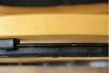 中古　EKORNES(エコーネス)　ロイヤルシリーズ　本革(レザー)　極上のくつろぎの時間を演出するストレスレスチェア+オットマンのセット(クラシックベース、アームチェア、リクライニングチェア、椅子、イス、1人掛けソファ、1Pソファ、フットスツール、北欧)(定価約46万円)(R-083308)