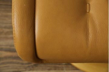 中古　EKORNES(エコーネス)　ロイヤルシリーズ　本革(レザー)　極上のくつろぎの時間を演出するストレスレスチェア+オットマンのセット(クラシックベース、アームチェア、リクライニングチェア、椅子、イス、1人掛けソファ、1Pソファ、フットスツール、北欧)(定価約46万円)(R-083308)