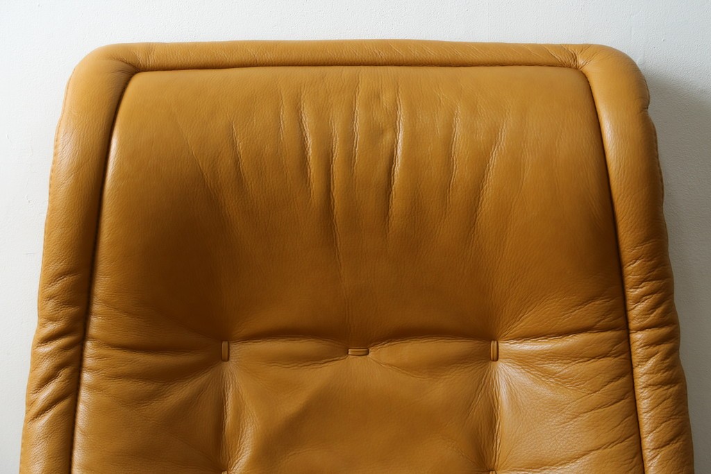 中古　EKORNES(エコーネス)　ロイヤルシリーズ　本革(レザー)　極上のくつろぎの時間を演出するストレスレスチェア+オットマンのセット　定価約46万円　(R-083308)
