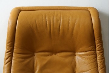 中古　EKORNES(エコーネス)　ロイヤルシリーズ　本革(レザー)　極上のくつろぎの時間を演出するストレスレスチェア+オットマンのセット　定価約46万円　(R-083308)