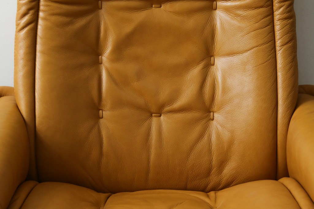 中古　EKORNES(エコーネス)　ロイヤルシリーズ　本革(レザー)　極上のくつろぎの時間を演出するストレスレスチェア+オットマンのセット　定価約46万円　(R-083308)