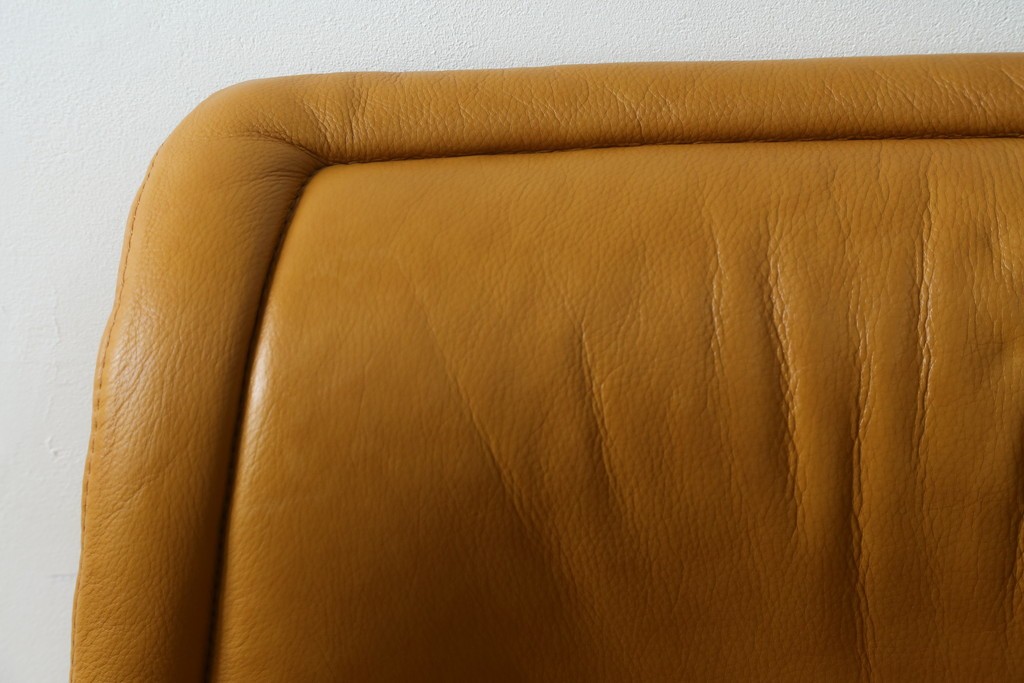 中古　EKORNES(エコーネス)　ロイヤルシリーズ　本革(レザー)　極上のくつろぎの時間を演出するストレスレスチェア+オットマンのセット　定価約46万円　(R-083308)