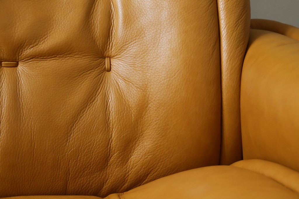 中古　EKORNES(エコーネス)　ロイヤルシリーズ　本革(レザー)　極上のくつろぎの時間を演出するストレスレスチェア+オットマンのセット　定価約46万円　(R-083308)