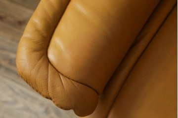 中古　EKORNES(エコーネス)　ロイヤルシリーズ　本革(レザー)　極上のくつろぎの時間を演出するストレスレスチェア+オットマンのセット　定価約46万円　(R-083308)