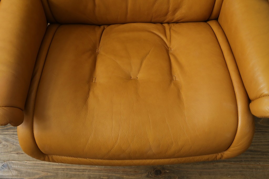 中古　EKORNES(エコーネス)　ロイヤルシリーズ　本革(レザー)　極上のくつろぎの時間を演出するストレスレスチェア+オットマンのセット　定価約46万円　(R-083308)